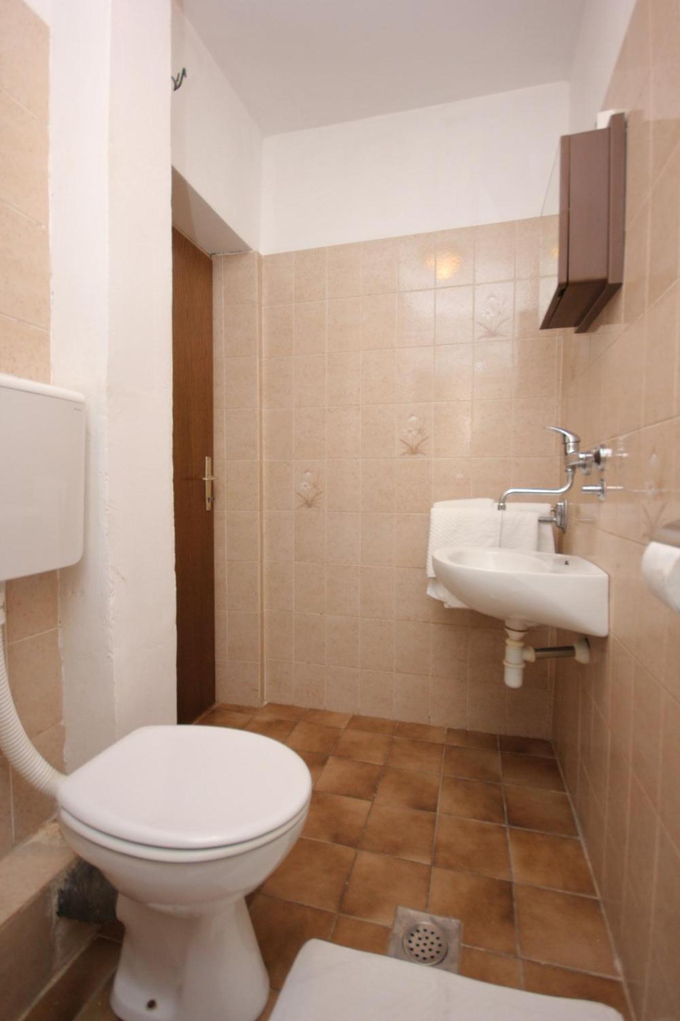 Rooms By The Sea Pasman - 8223 Phòng bức ảnh